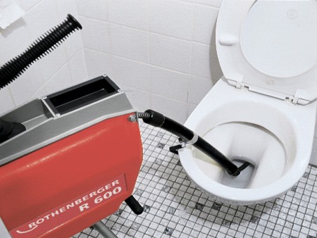 Машина для чистки труб R600, применение